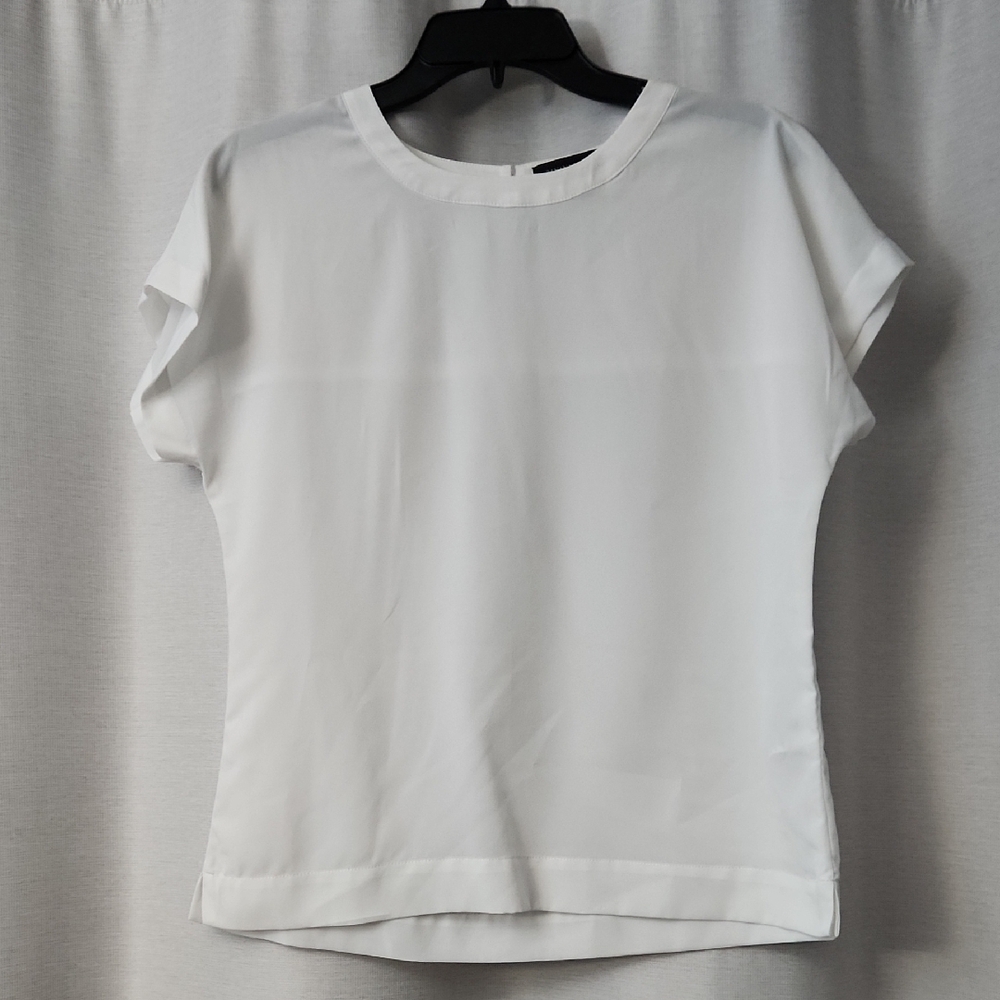 Banana Republic Perfect White Elegant Tee